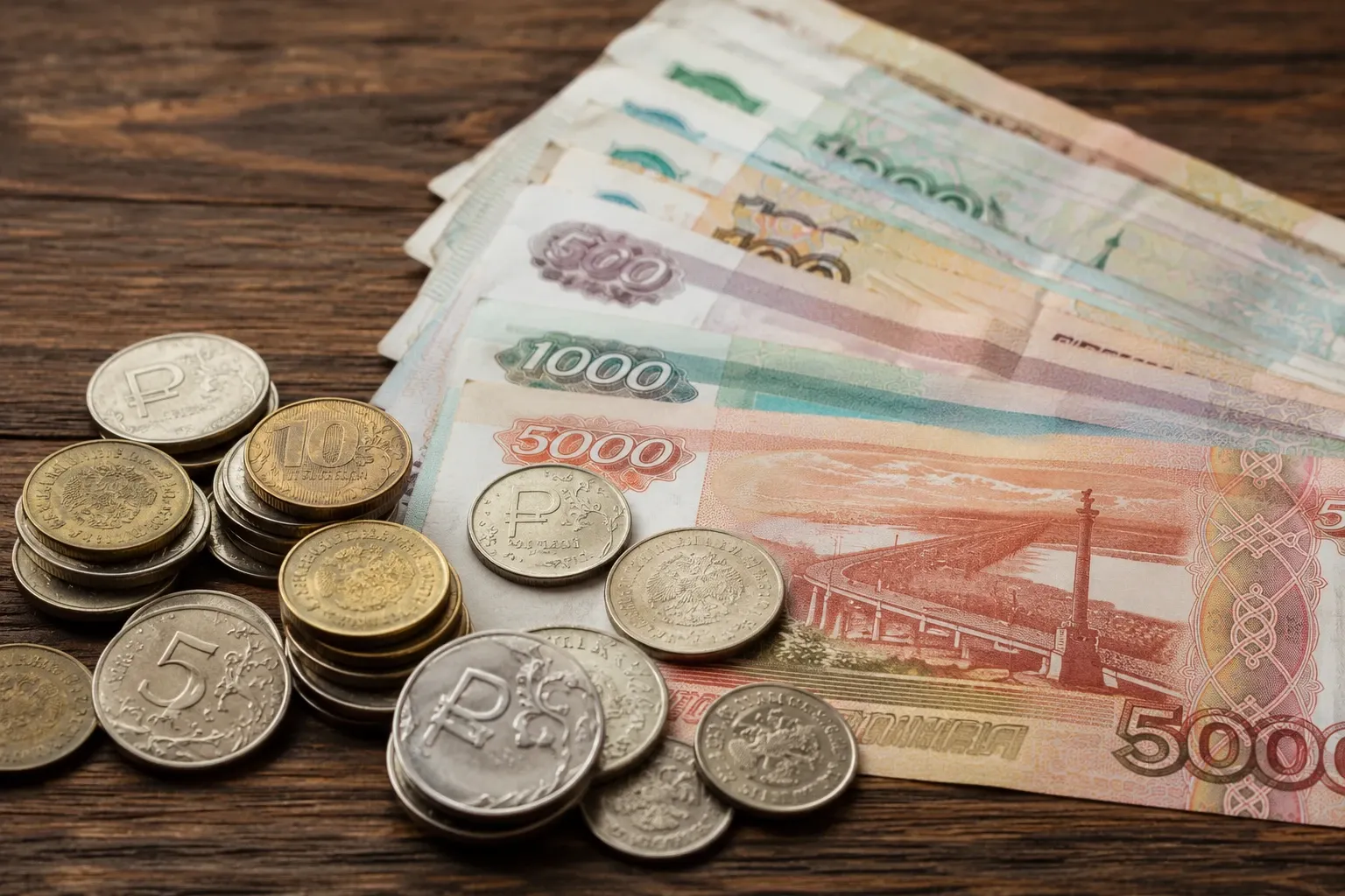 Rușii revin la numerar