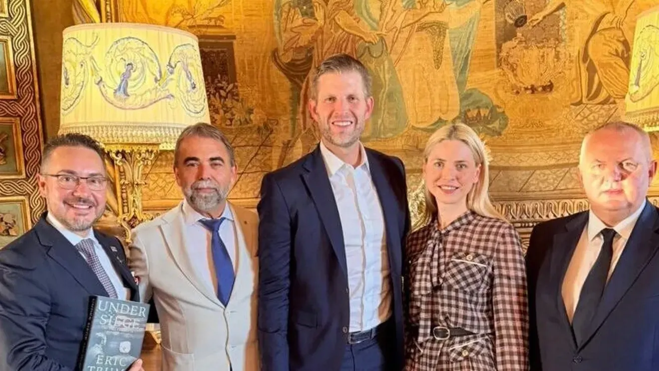 Ștefan Berciu si Eric Trump, în centrul fotografiei