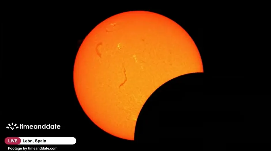 NASA transmite LIVE eclipsa totală de soare