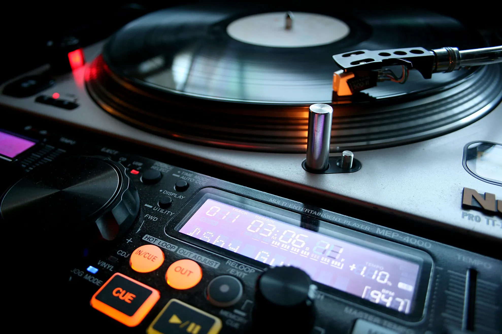 DJ       