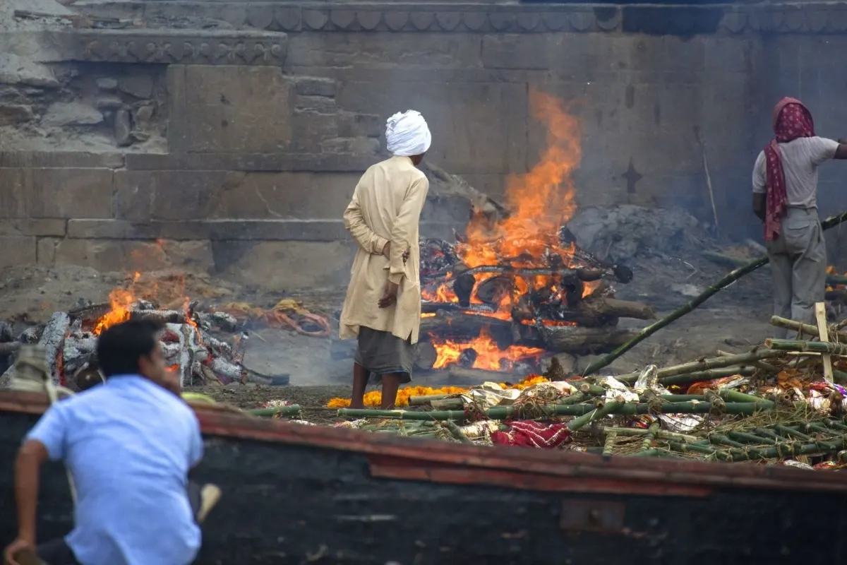 Bărbat incinerat în India 