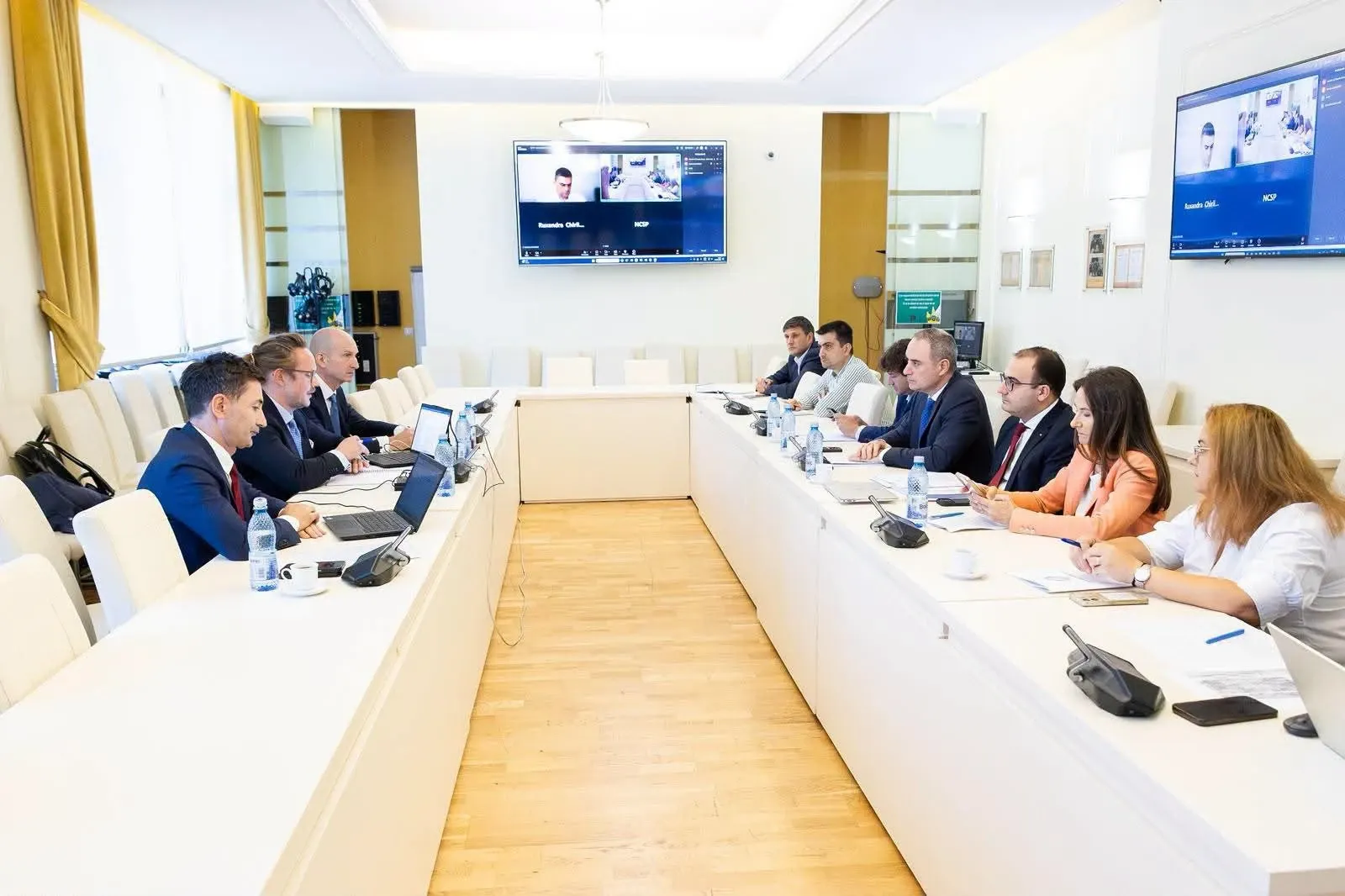 Ministerul Finanțelor, întâlnire cu S&P (foto: Facebook)