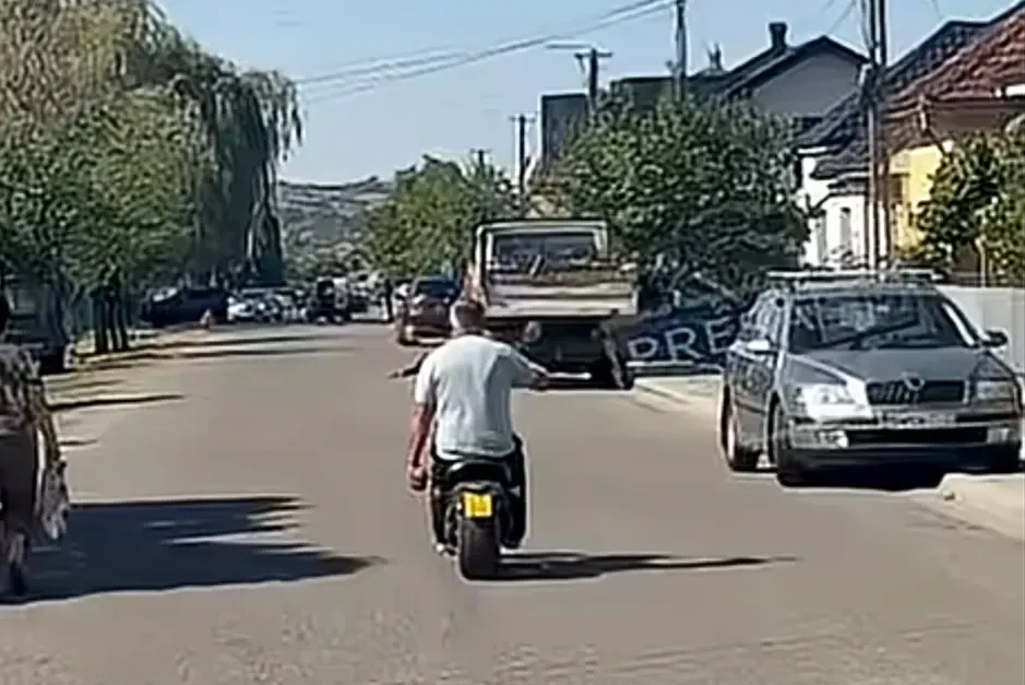 Viceprimarul din Satu Mare a mers pe scuter cu un obuz activ până la Poliție