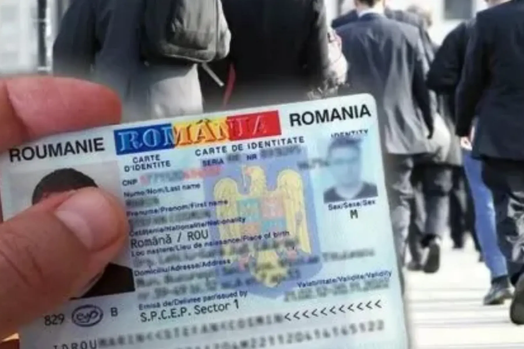 Până când mai pot folosi românii vechea carte de identitate