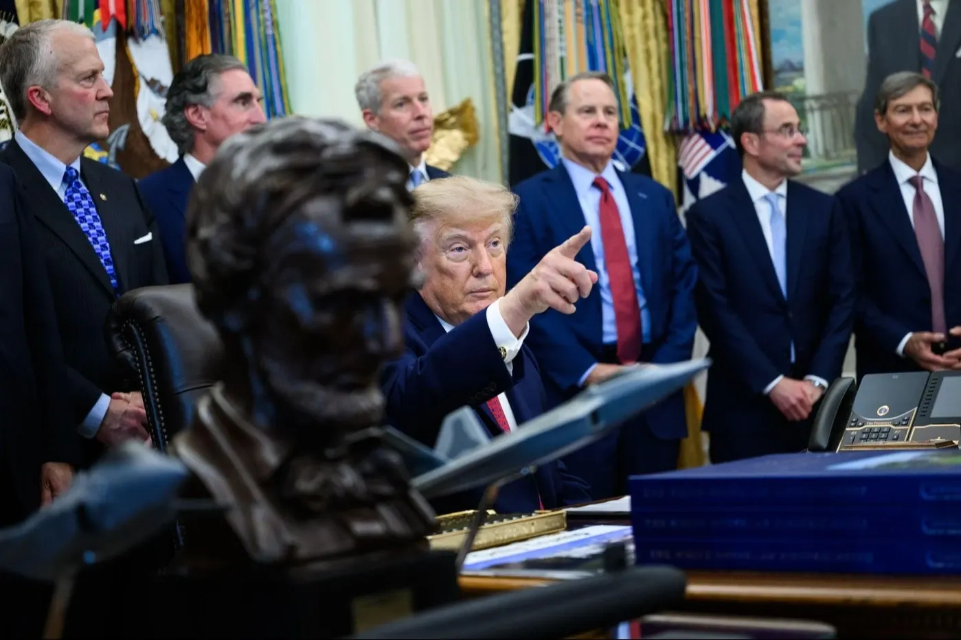 Donald Trump în Biroul Oval (Profimedia)