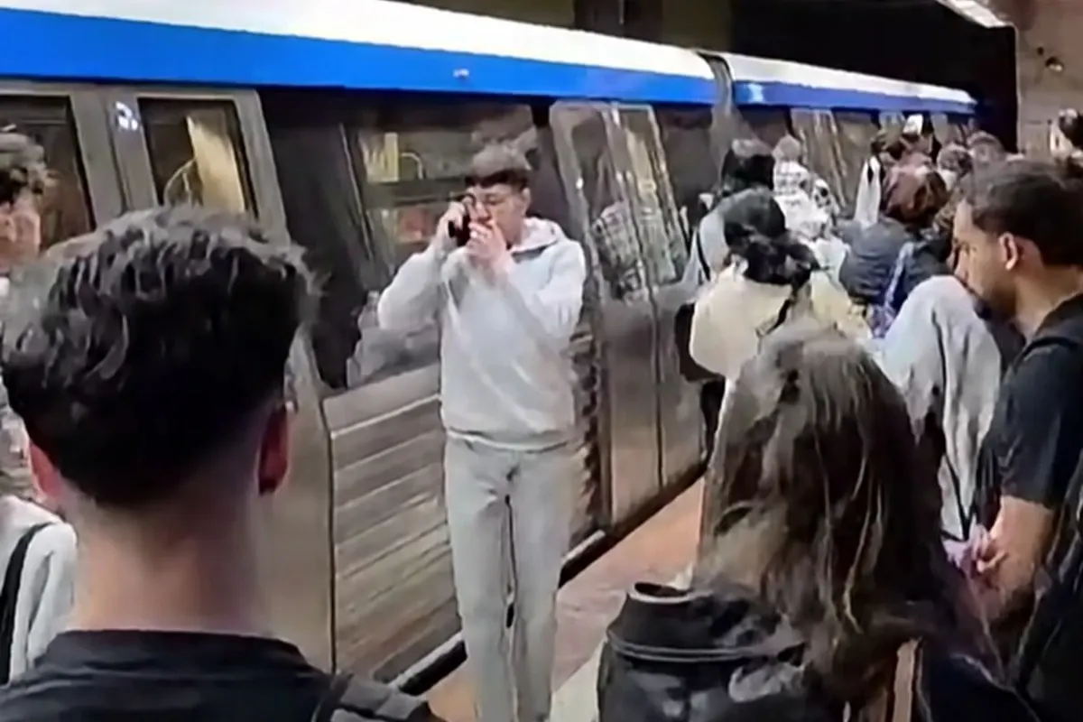 Incident metrou/ Captură video Facebook București FM
