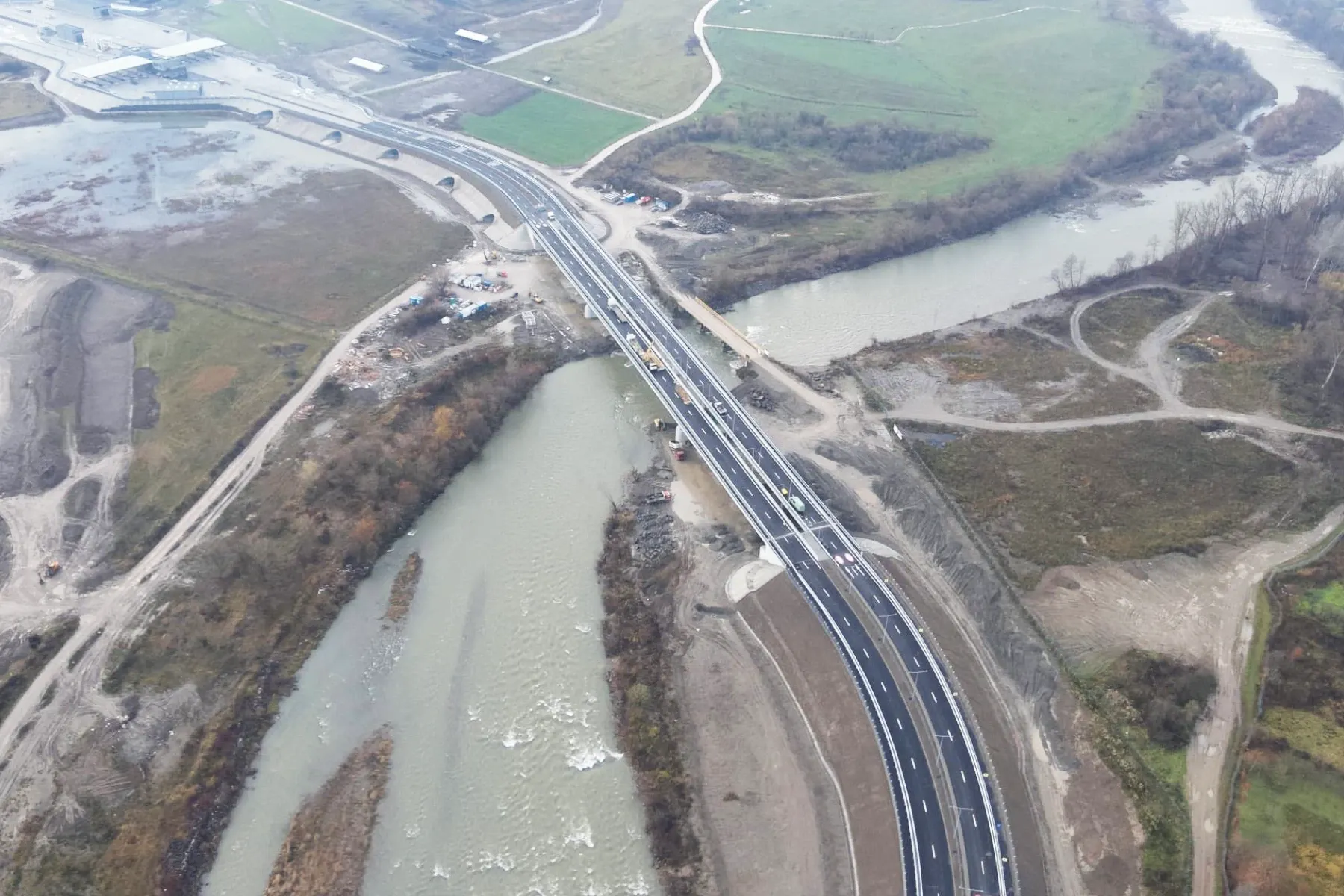 Podul care leagă România de Ucraina se deschide traficului pe 8 octombrie