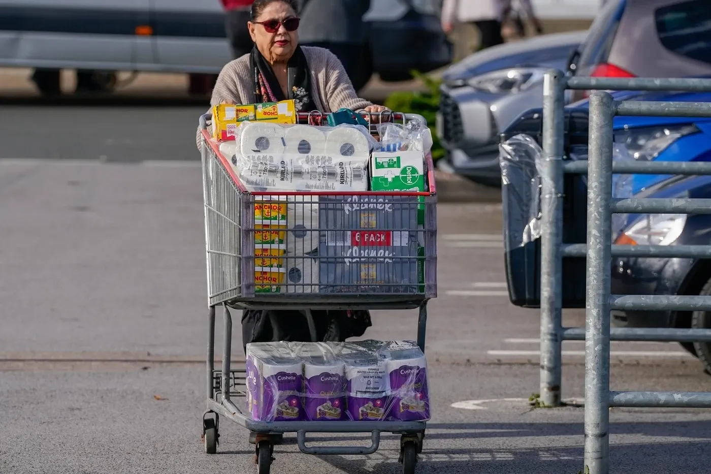 Stoc de produse (Profimedia)