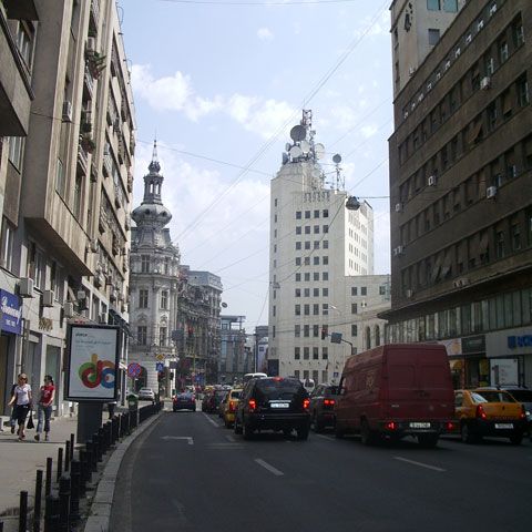 Traficul a fost restricţionat pe unele artere din Bucureşti 