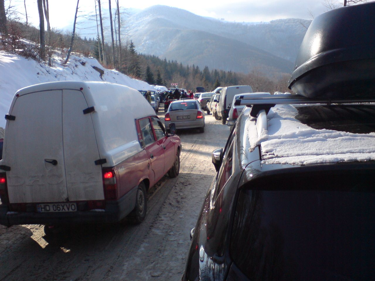 Trafic aglomerat sper staţiunea Straja
