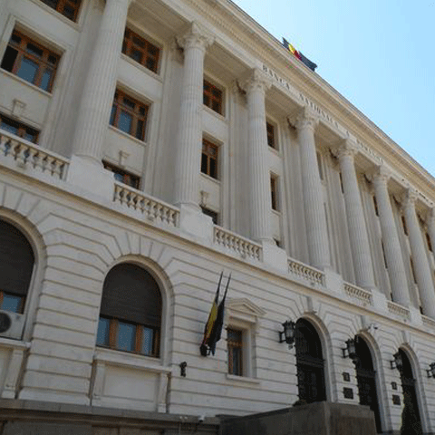 BNR va menţine dobânda cheie şi ar putea scădea din nou rezervele la pasivele în lei