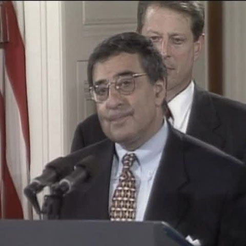 Leon Panetta este nominalizat pentru funcţia de director al CIA