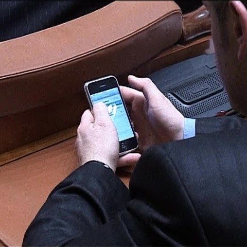 48 de parlamentari care nu au mai fost aleşi au cerut ajutor de şomaj