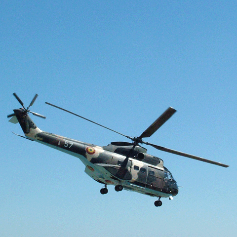 O cameră de supraveghere a filmat prăbuşirea unui elicopter 