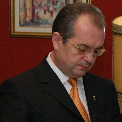 Emil Boc a demis zece consilieri personali ai fostului premier, Călin Popescu Tăriceanu