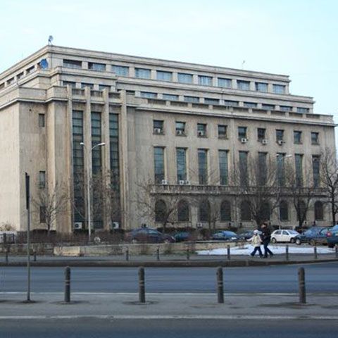 Guvernul vede euro la patru lei şi creştere a PIB de 3,5 la sută în 2009