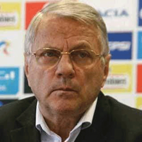 Mircea Rădulescu: "Duşan Uhrin poate sta pe banca tehnică, dar nu poate antrena echipa" 