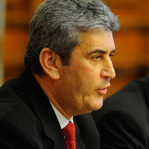 Ministrul Administraţiei şi Internelor Gabriel Oprea a vizitat mai multe secţii de poliţie