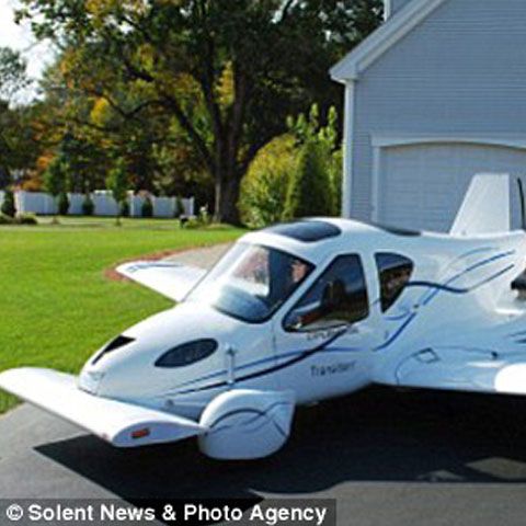 Maşina care se transformă în avion în 15 secunde este gata de decolare