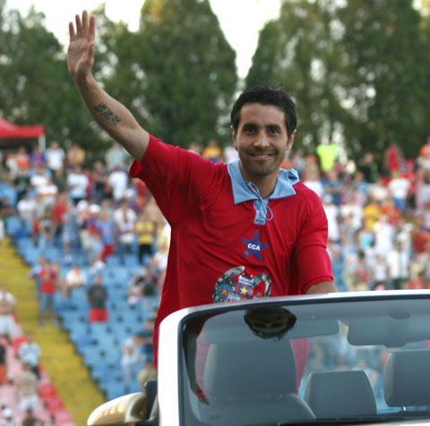 Adrian Neaga şi-a reziliat în mod oficial contractul cu Steaua 