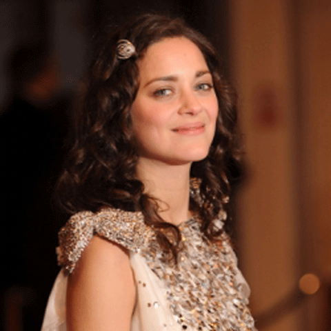 Marion Cotillard nu se simte bine în pielea ei 