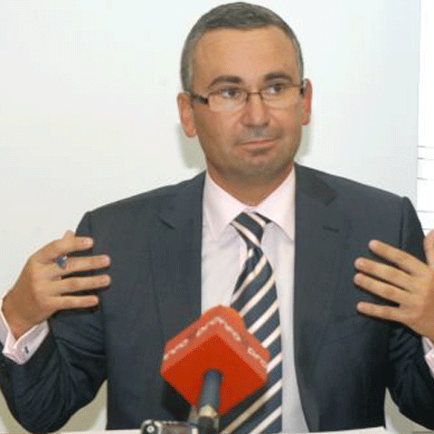 Operatorii vor fi obligaţi să decodeze telefoanele gratuit