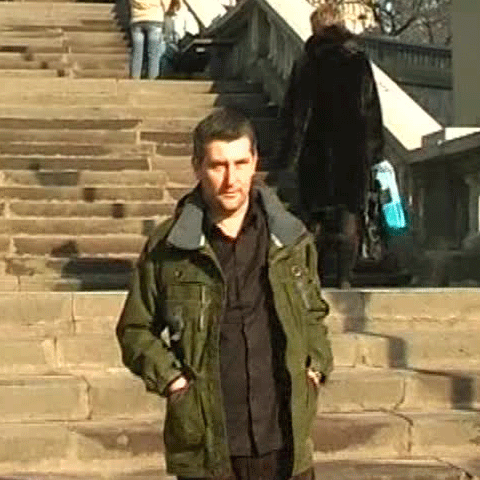 Un nemţean îi cere lui Geoană cei 25.000 de euro promişi românilor care se întorc din străinătate