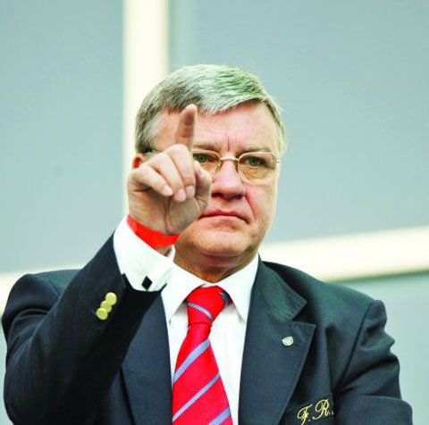  Mircea Sandu spune că România va participa la un turneu final până în 2012
