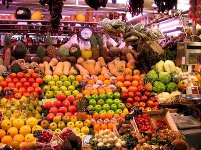 Legumele şi fructele din import s-au scumpit în pieţe, din cauza devalorizării leului