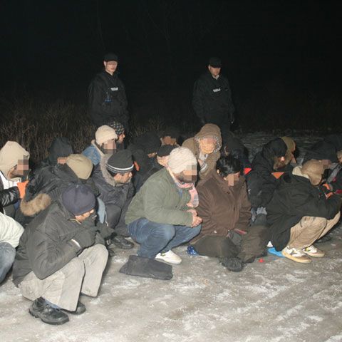 Poliţiştii de frontieră din Sarasău au reţinut vineri noapte 25 de transfugi