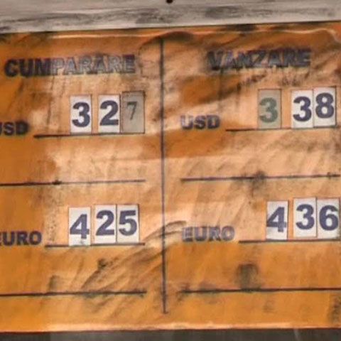 Doi tineri mascaţi au jefuit o casă de schimb valutar din Constanţa