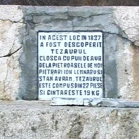 Dealul Istriţa se află la 50 de km de Buzău şi la 100 de km de Bucureşti
