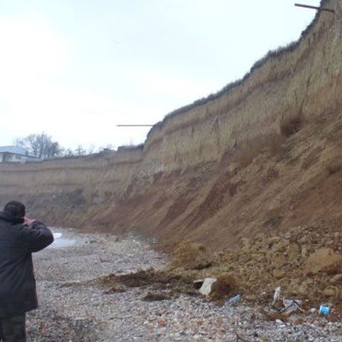 Plajele din sud dispar, administratorii se ceartă