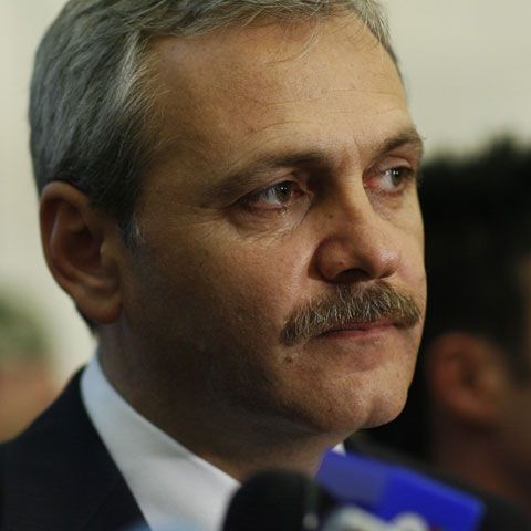 Ministrul de Interne e gata să renunţe la funcţie, dacă poliţiştii vor rămâne fără sporuri