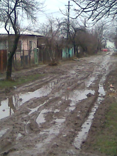 Bucureşti, drumurile din cartierul Străuleşti