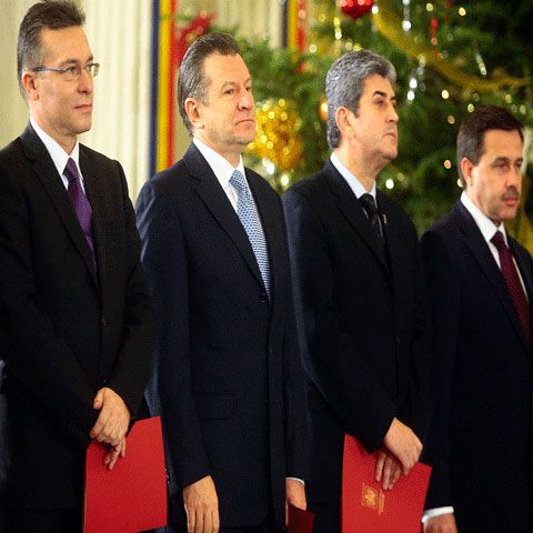 Severin: Guvernul curcubeu cade la anul