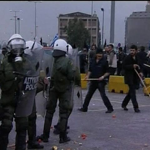 Sute de fermieri din Creta au protestat în Portul Pireu 