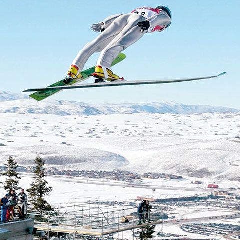 Un sport pe zi. Sărituri cu schiurile, zbor planat 