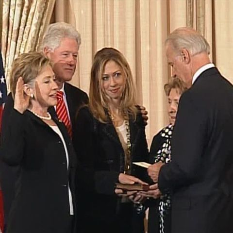 Joe Biden a stârnit râsul general când Hillary Clinton şi-a depus jurământul