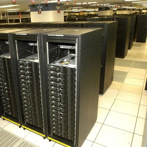 IBM va construi un sistem cu o putere mai mare decât primele 500 de supercomputere din lume