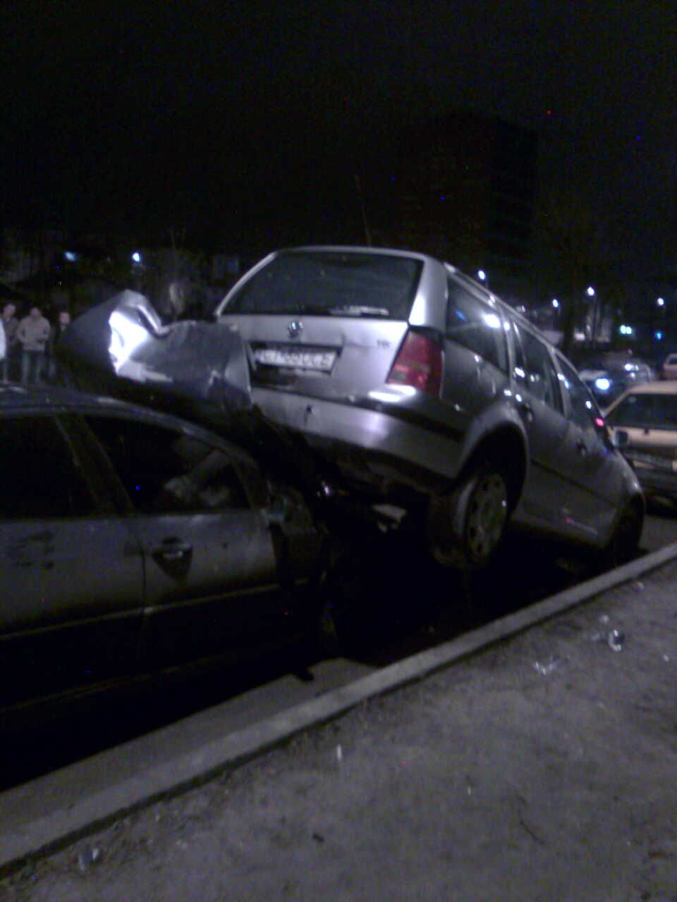 Accident în care au fost implicate mai multe maşini, în Iaşi