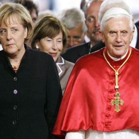 Merkel şi Papa, dezbinaţi de episcopul negaţionist      