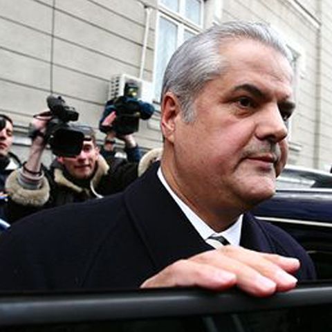 Adrian Năstase cere Parlamentului trimiterea dosarelor sale în instanţă!