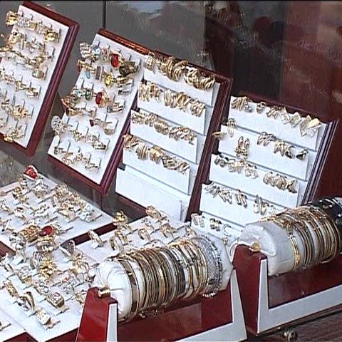 Casele de amanet şi-au dublat încasările în ultimele luni 