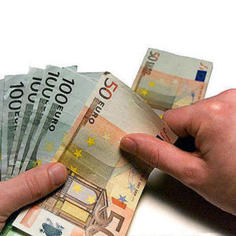 Euro a fost cotat luni la 4,24 lei 
