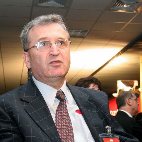 Doi europarlamentari PNL îi cer lui Boc capul lui Puşcaş