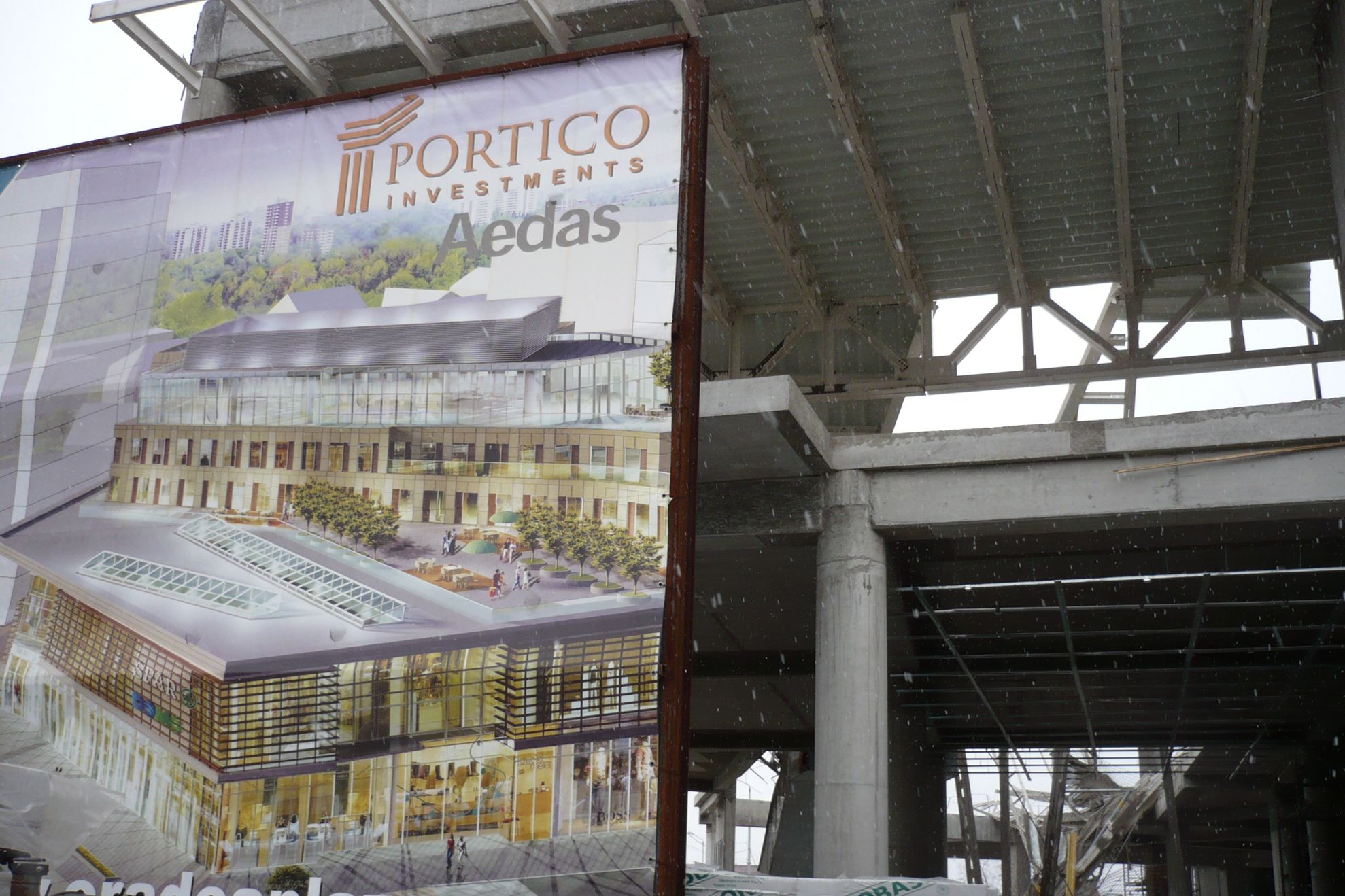 Imagini - clădire prăbuşită la Oradea