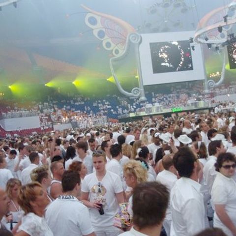 Cel mai aşteptat eveniment de muzică dance va avea loc în Ungaria, pe 16 mai. VEZI FOTO
