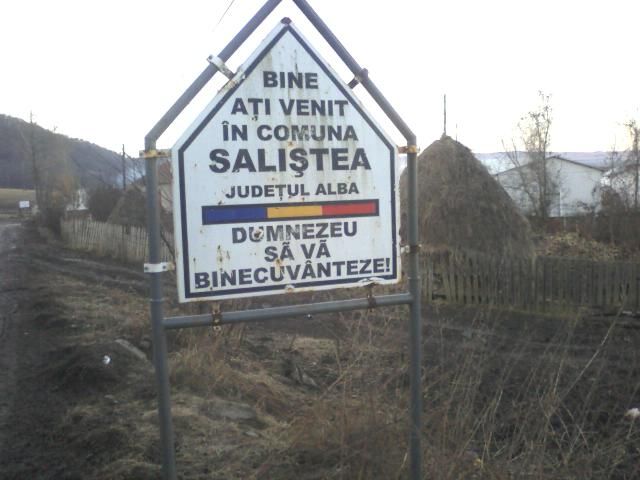 Drumuri distruse în Alba