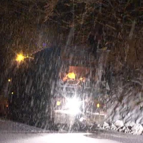 Trafic de coşmar luni noapte pe mai multe drumuri din judeţul Maramureş